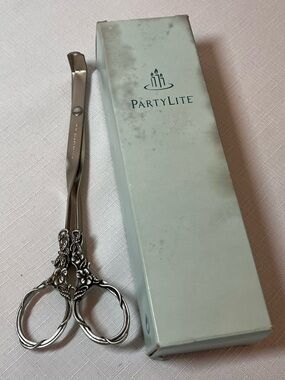 PartyLite Silver Ornate Candle Wick Scissors Snipper. Victorian
Box included